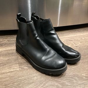 Fergie Chelsea Boots